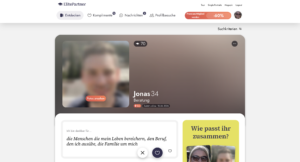 Screenshot eines ElitePartner-Mitgliederprofils mit passenden Interessen und dem Matching-Score.